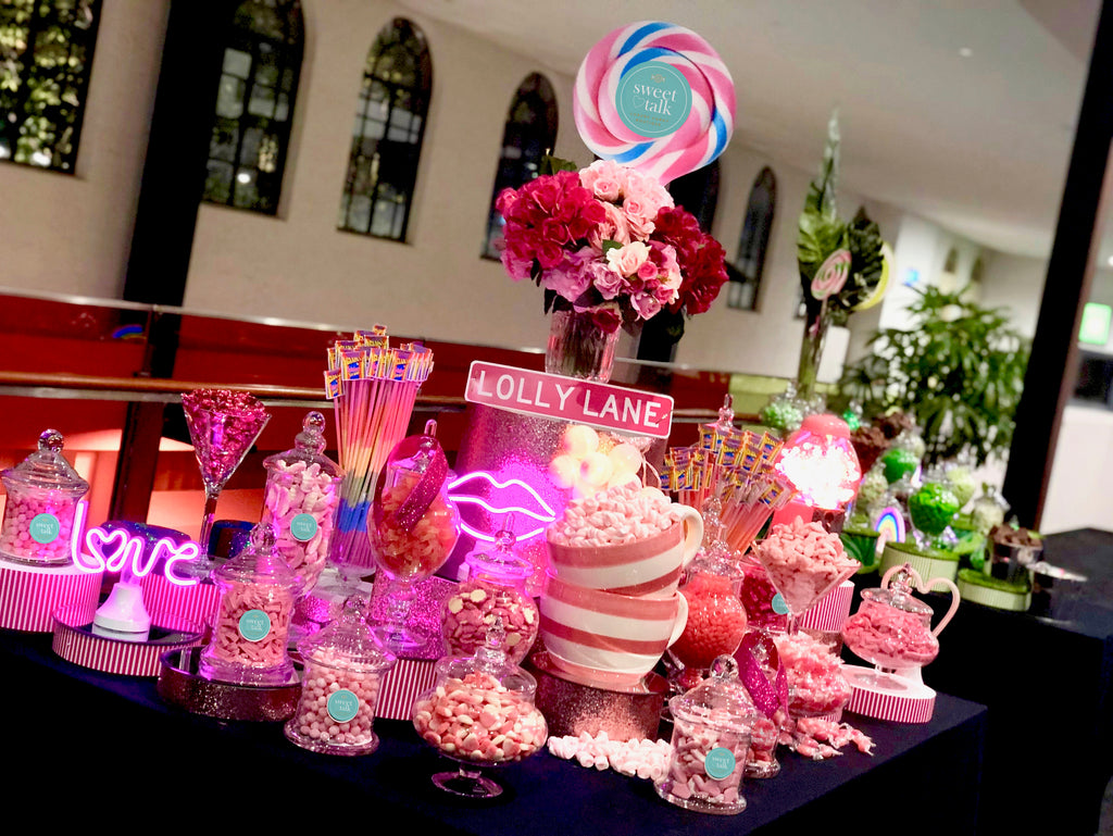 COLOUR THEMED CANDY BUFFETS